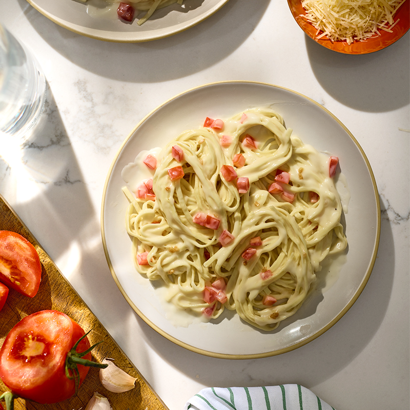 Linguine Alfredo with Parmesan, Garlic and Diced Tomatoes